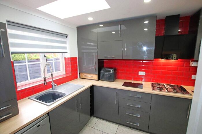 4 Bedroom Bungalow For Sale In Leas Road, Clacton On Sea, CO15