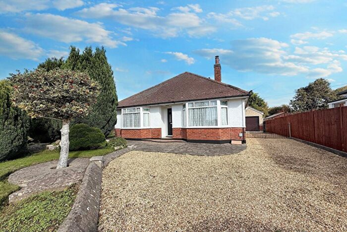3 Bedroom Detached Bungalow For Sale In Hampreston, BH21