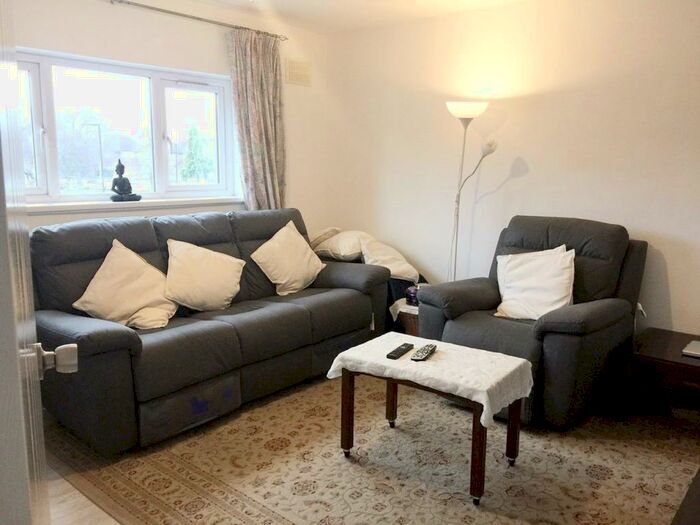 3 Bedroom Apartment To Rent In Iveagh Avenue, London, NW10