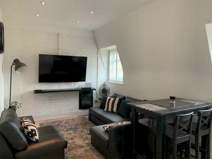 1 Bedroom Flat To Rent In Westgate Street, Cardiff, CF10