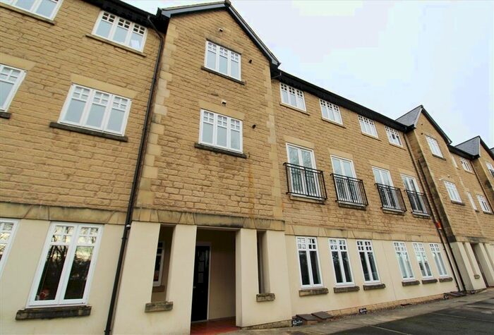 2 Bedroom Flat To Rent In The Colonnade, Lancaster LA1