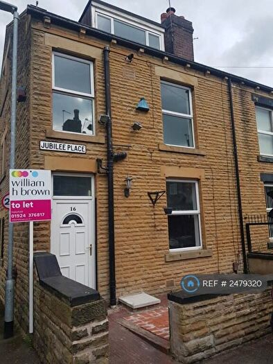 2 Bedroom End Of Terrace House To Rent In Jubilee Place, Morley, Leeds, LS27