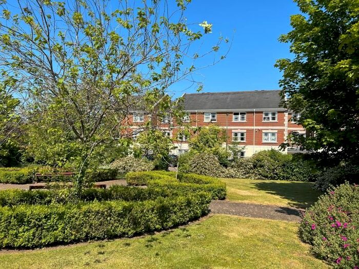 1 Bedroom Flat To Rent In St. Lukes Square, Guildford, GU1