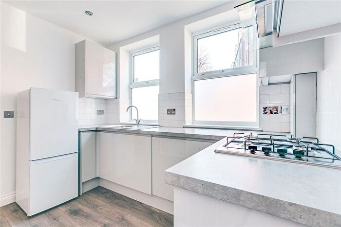 2 Bedroom Flat To Rent In Acton Lane, Chiswick, W4