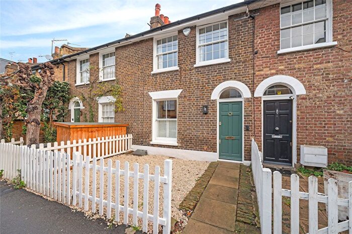 2 Bedroom Terraced House For Sale In Burlington Road, London, SW6