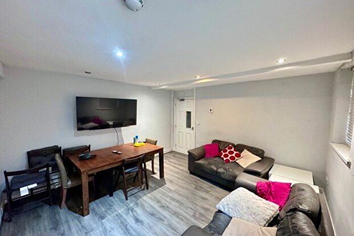 4 Bedroom Property To Rent In Mansfield Road, Nottingham, NG1