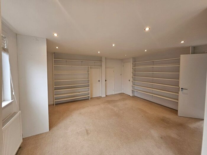 5 Bedroom Detached House For Sale In Holly Park, London, N3