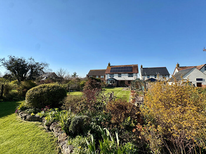 4 Bedroom Detached House For Sale In Halsey Green, Pulham, Dorchester, Dorset, DT2