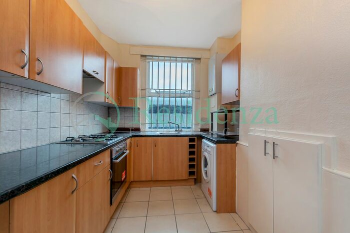 2 Bedroom Flat To Rent In Upper Tooting Road, London, SW17