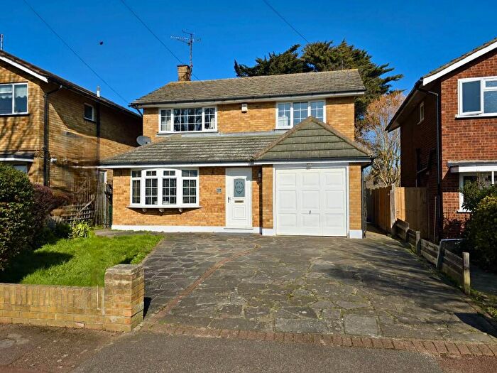 3 Bedroom Detached House For Sale In Woodgrange Drive, Southend-On-Sea, Essex, SS1