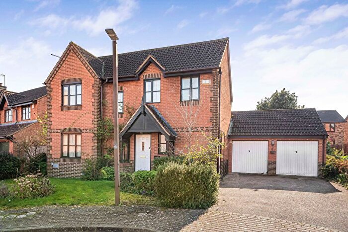 4 Bedroom Detached House For Sale In Hathaway Court, Crownhill, Milton Keynes, MK8