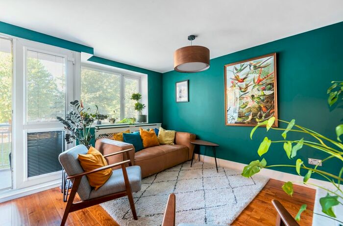 3 Bedroom Flat To Rent In Peckham Park Road, London, SE15