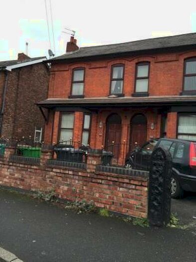 2 Bedroom Apartment To Rent In A Kenworthy Lane, Manchester, M22