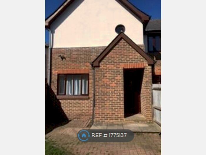 1 Bedroom End Of Terrace House To Rent In Semple Gardens, Chatham, ME4