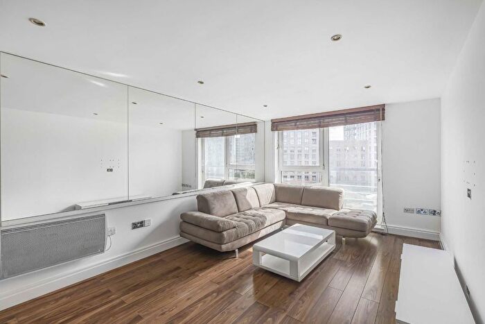 2 Bedroom Flat For Sale In Smugglers Way, Wandsworth, SW18
