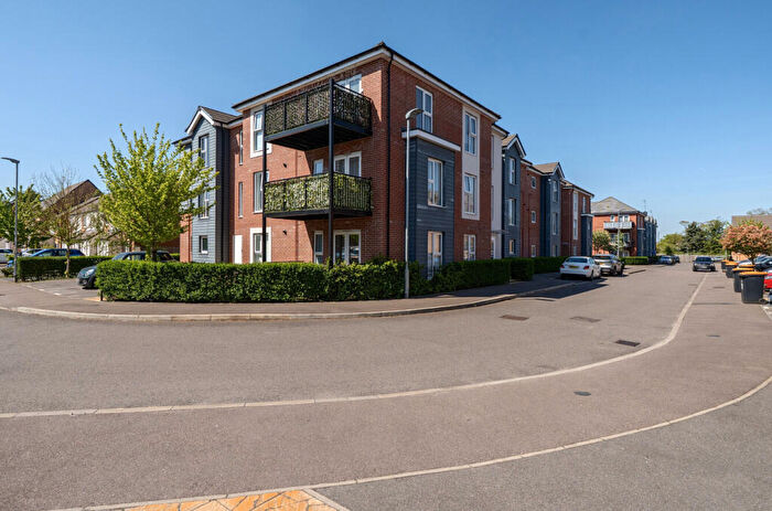 2 Bedroom Apartment For Sale In Tilling Green, Dunstable, Bedfordshire, LU5