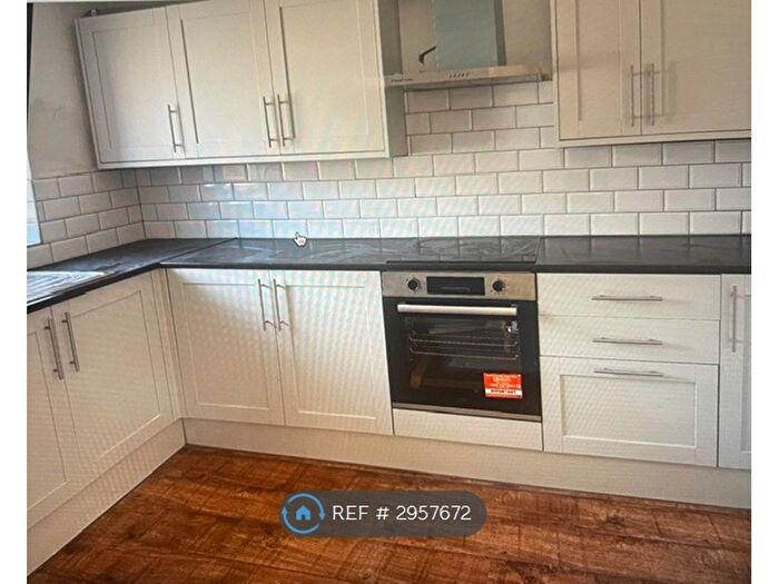 4 Bedroom Semi-Detached House To Rent In Artillery St, Colchester, CO1