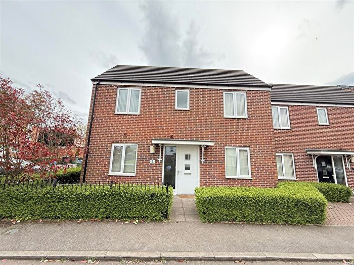 2 Bedroom Semi-Detached House To Rent In Hawthorn Road, West Bromwich, B70