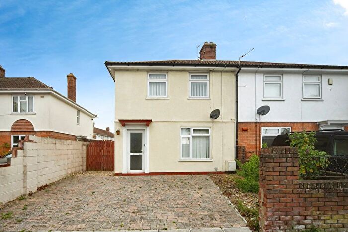 3 Bedroom Semi-Detached House For Sale In King George Avenue, Bridgwater, TA6