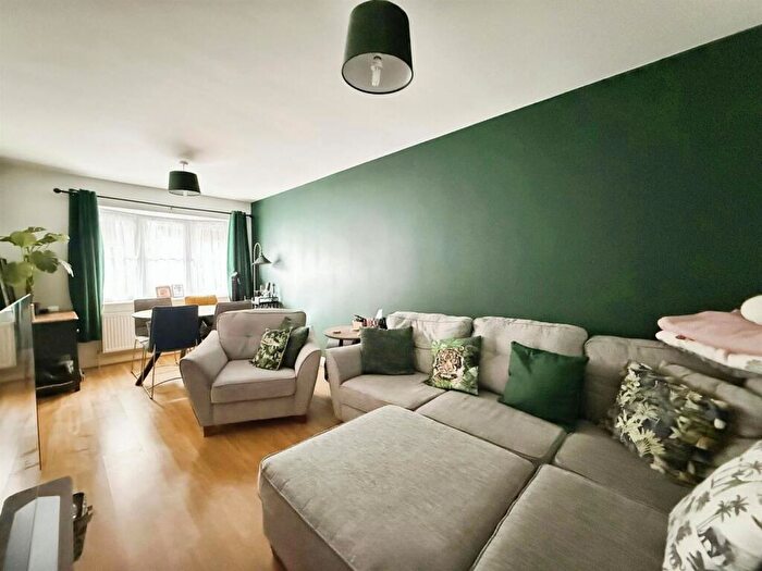 2 Bedroom Semi Detached House For Sale In Woodbine Close, PO30