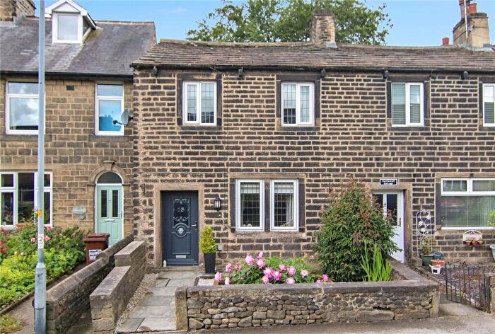 3 Bedroom End Of Terrace House For Sale In Wheatlands Lane, Cross Hills, BD20