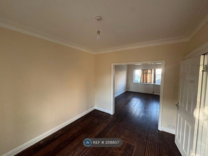 3 Bedroom Semi-Detached House To Rent In Perth Avenue, London, NW9