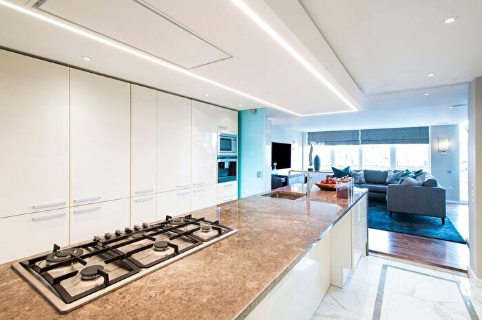3 Bedroom Flat To Rent In Young Street, London, W8
