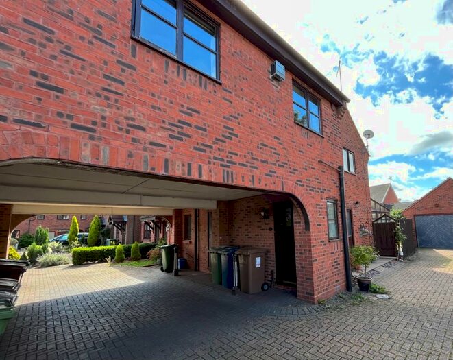 1 Bedroom Flat To Rent In Pellfield Court, Weston, ST18