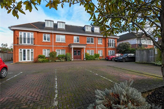 2 Bedroom Apartment For Sale In Reading Road, Winnersh, Wokingham, Berkshire, RG41
