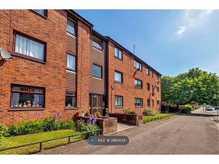 2 Bedroom Flat To Rent In Dumbarton Road, Glasgow, G14