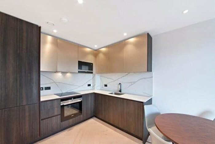 2 Bedroom Flat To Rent In Eastlight Apartments, Dock Street, London, E1