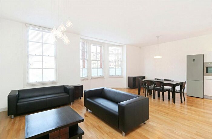 3 Bedroom Flat To Rent In Aylward Street, Stepney Green, London, E1