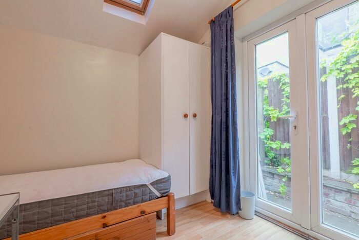 1 Bedroom Property To Rent In Wardo Avenue, Fulham, London, SW6