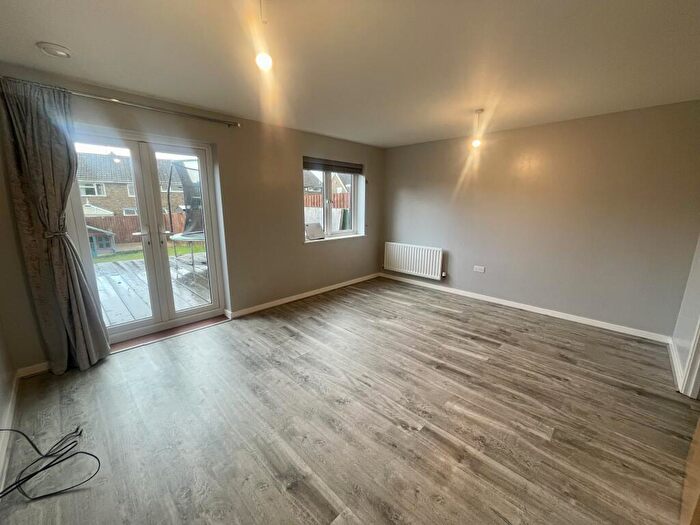 3 Bedroom House To Rent In Hedges Way, Luton, LU4