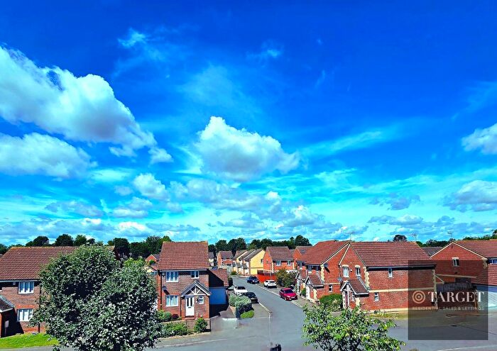 4 Bedroom Town House To Rent In Pettys Close, Cheshunt, EN8