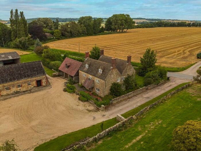 6 Bedroom Detached House For Sale In High Street, Cumnor, Oxford, OX2