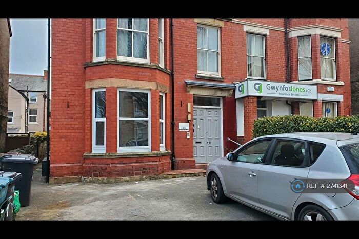 2 Bedroom Flat To Rent In Wynnstay Road, Colwyn Bay, LL29