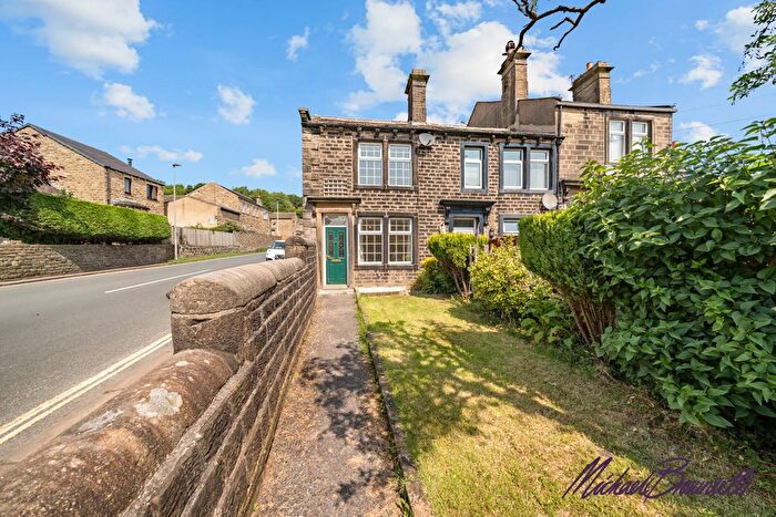 3 Bedroom Semi-Detached House For Sale In Fern Street, Haworth, BD22