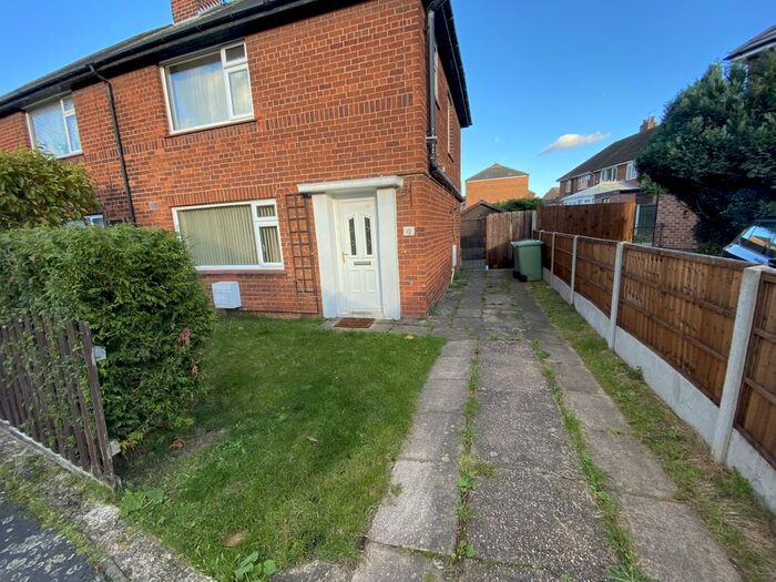 3 Bedroom Semi-Detached House To Rent In Buckminster Gardens, Grantham, Grantham, NG31