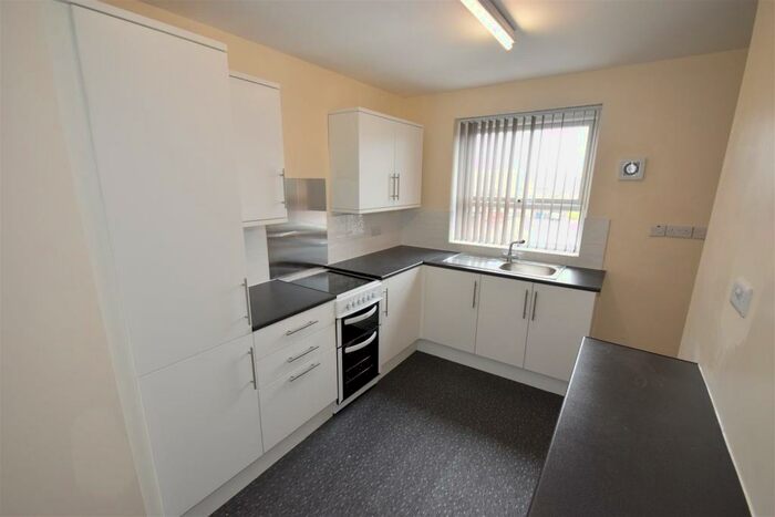 2 Bedroom Flat To Rent In Sunny Bank Road Unsworth Bury, BL9