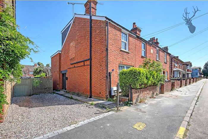 3 Bedroom Semi-Detached House To Rent In Cloverly Road, Ongar, CM5