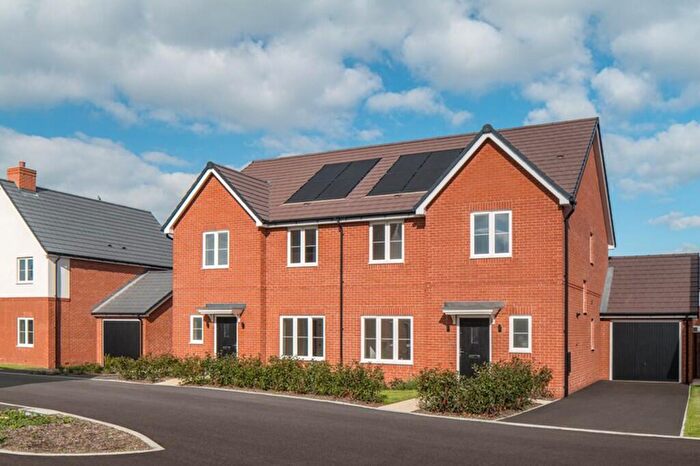 4 Bedroom Semi Detached House For Sale In Goshawk Road, Off Old Shoreham Road, Lancing, BN15