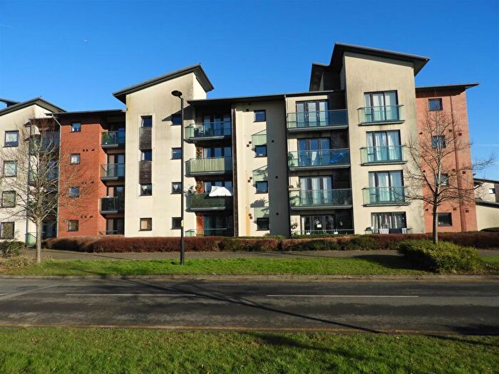 2 Bedroom Flat To Rent In Orpen Close, Swindon, SN3