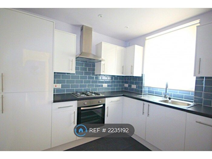 2 Bedroom Flat To Rent In Amery House, London, SE17