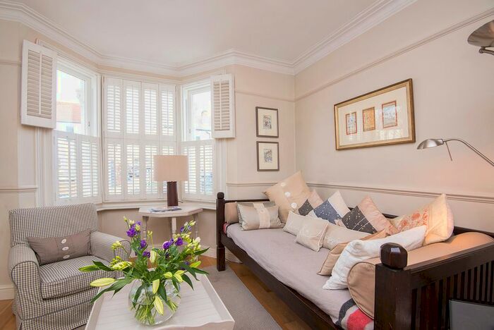 1 Bedroom Flat To Rent In Dryden Road, Wimbledon, SW19