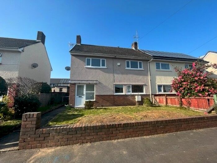 3 Bedroom Property To Rent In Heol-Y-Beddau, Caerphilly, CF83