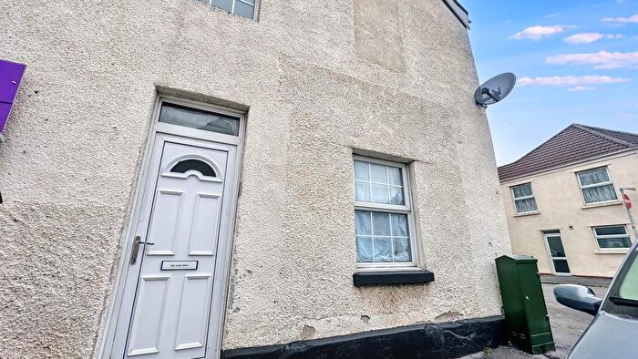 2 Bedroom End Of Terrace House For Sale In Meadow Street, Avonmouth, Bristol, BS11