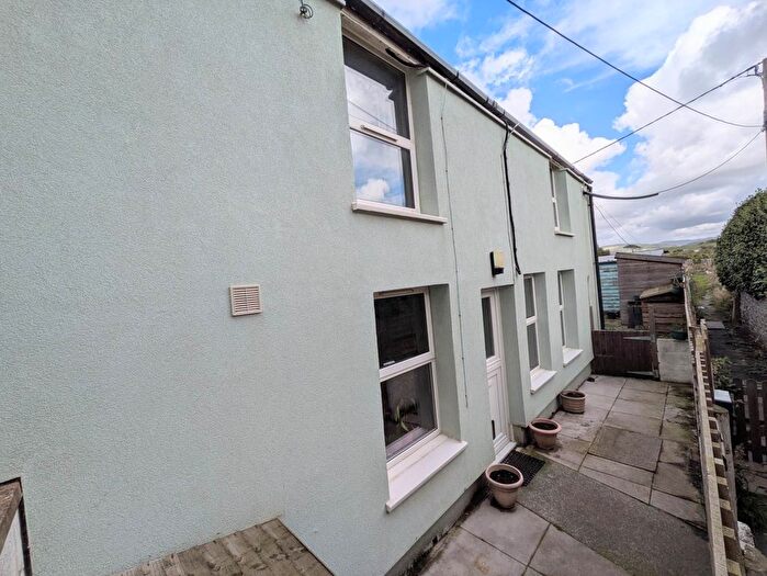 3 Bedroom Semi-Detached House For Sale In High Street, Borth, SY24
