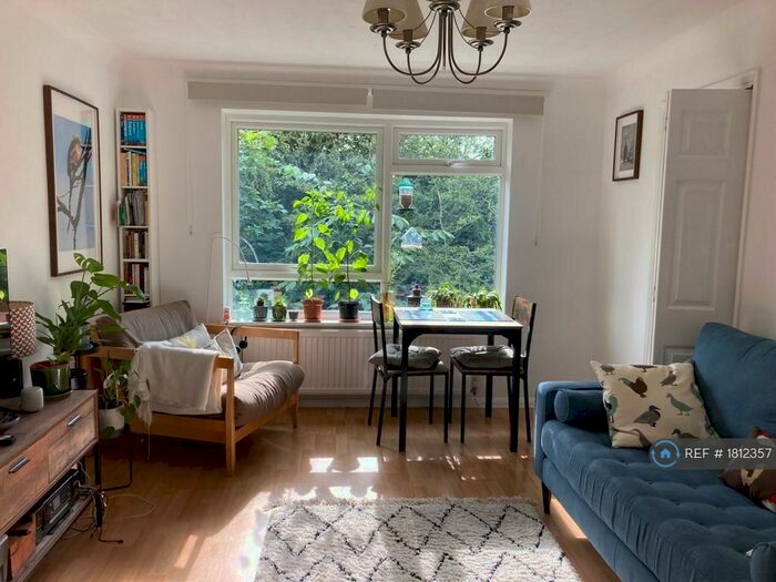 1 Bedroom Flat To Rent In Elder Road, Bisley, Woking, GU24