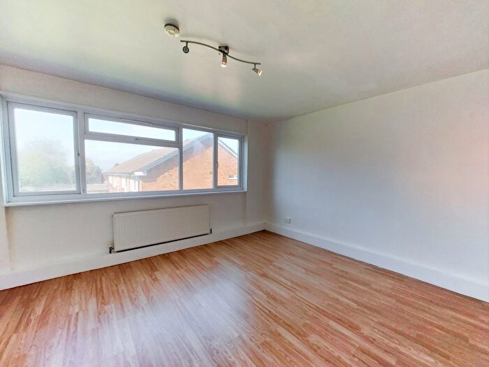 3 Bedroom Flat To Rent In Pampisford Road, South Croydon, CR2